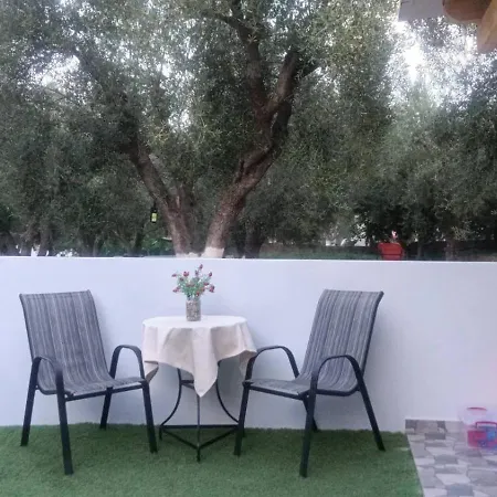 Nikos Apartamento Keri