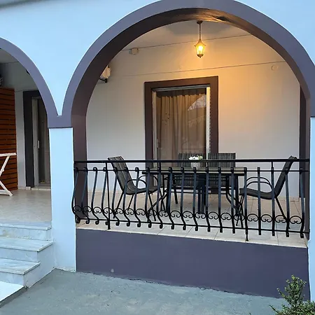 Nikos Apartment
