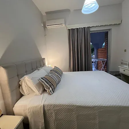 Nikos Apartment *