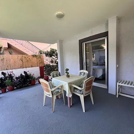 Apartman Nikos
