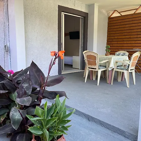 Apartman Nikos *